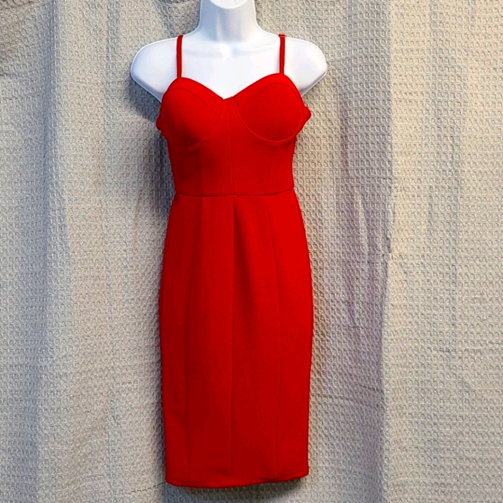 NWT Entry Red Dress Sweetheart neckline.